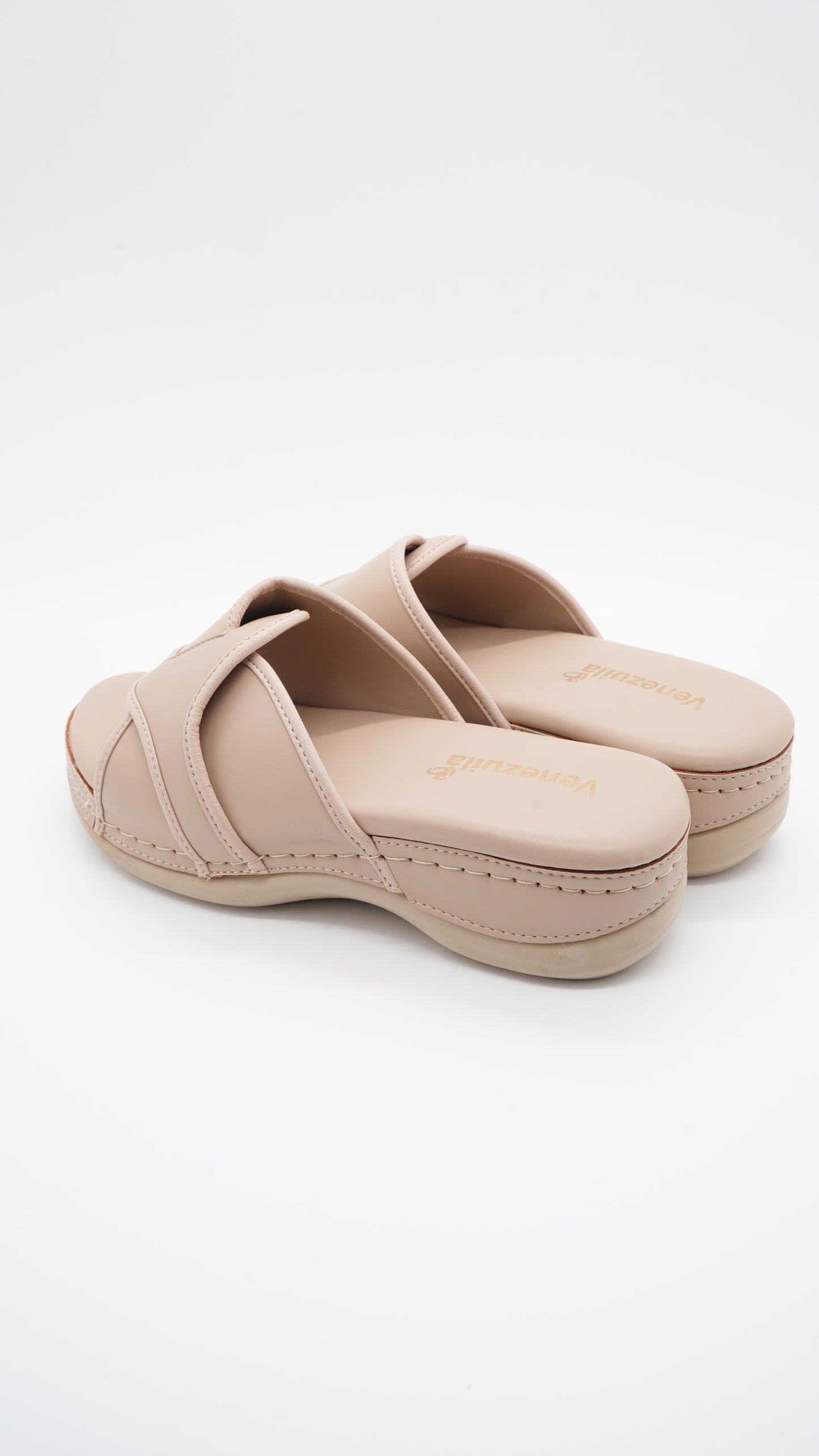 صندلة طبية عصرية تجمع بين الأناقة والعناية بالقدم(Beige)